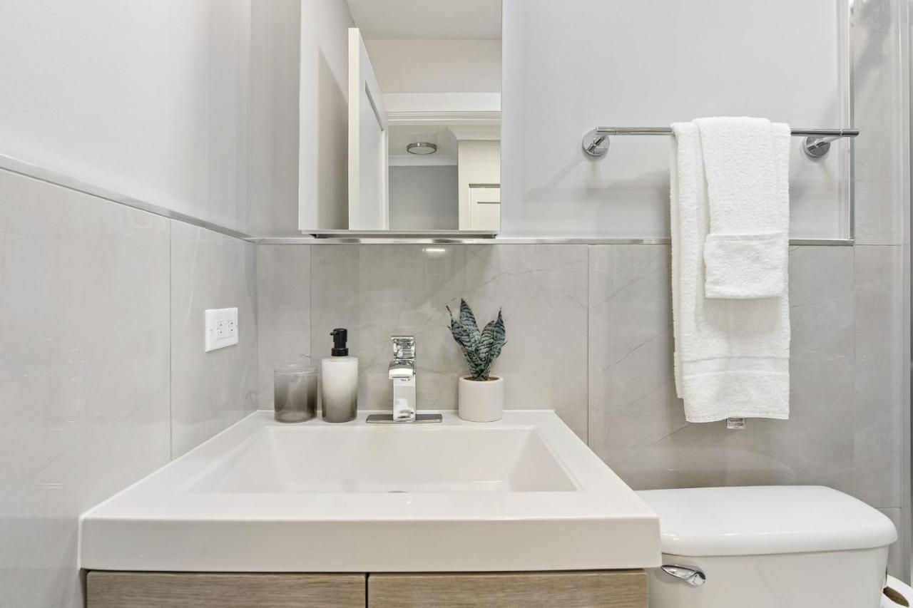 Sophisticated Studio Apartment With Modern Kitchen - Oakdale Od2 Rep ชิคาโก ภายนอก รูปภาพ
