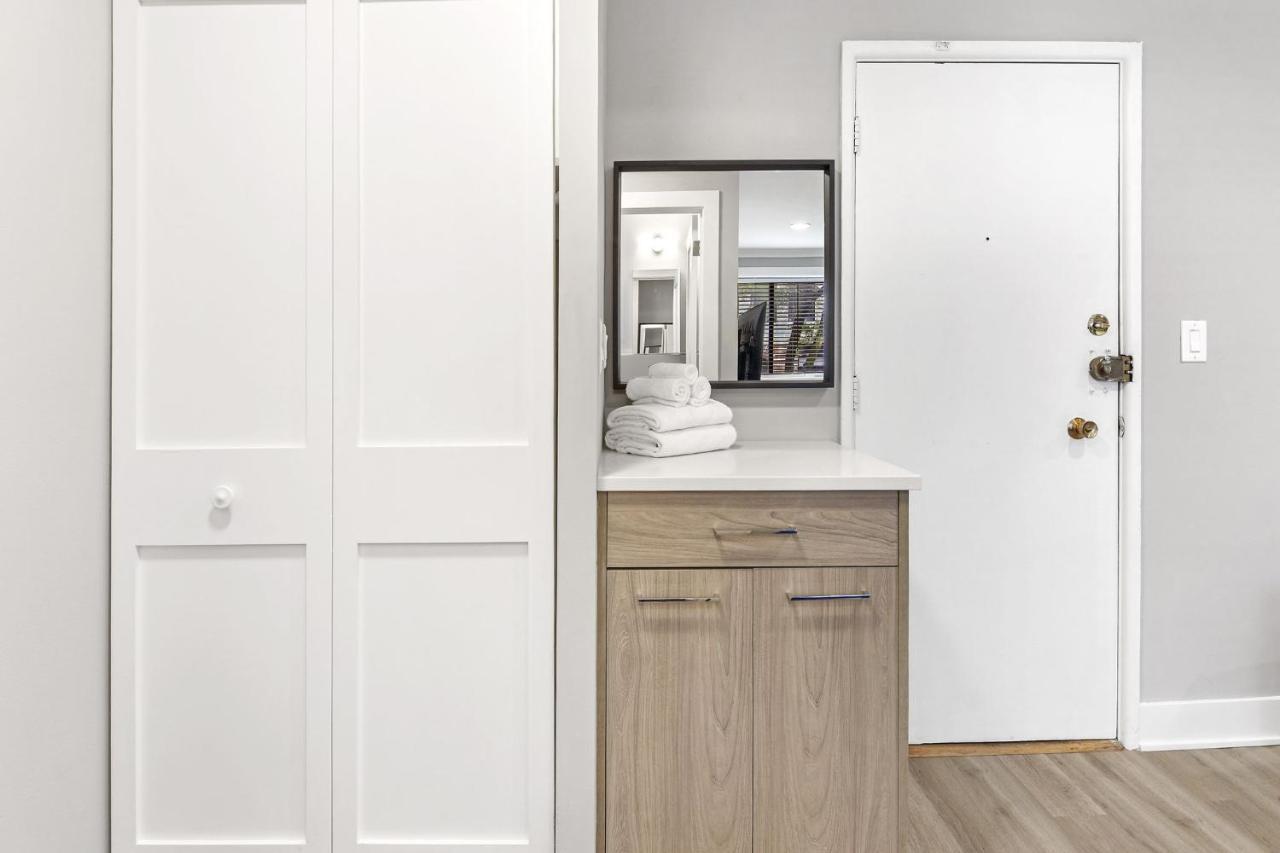 Sophisticated Studio Apartment With Modern Kitchen - Oakdale Od2 Rep ชิคาโก ภายนอก รูปภาพ